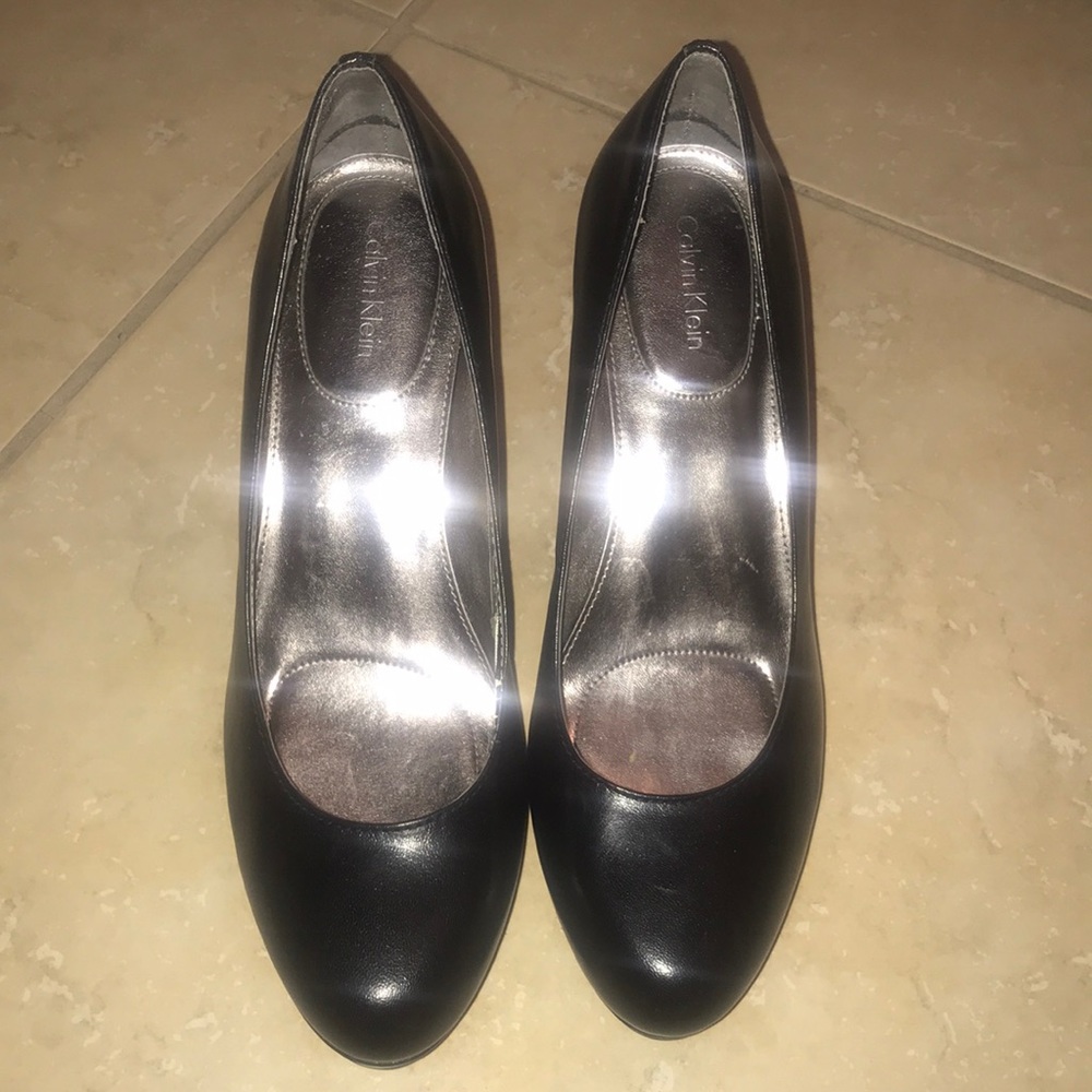 Calvin Klein leather pumps